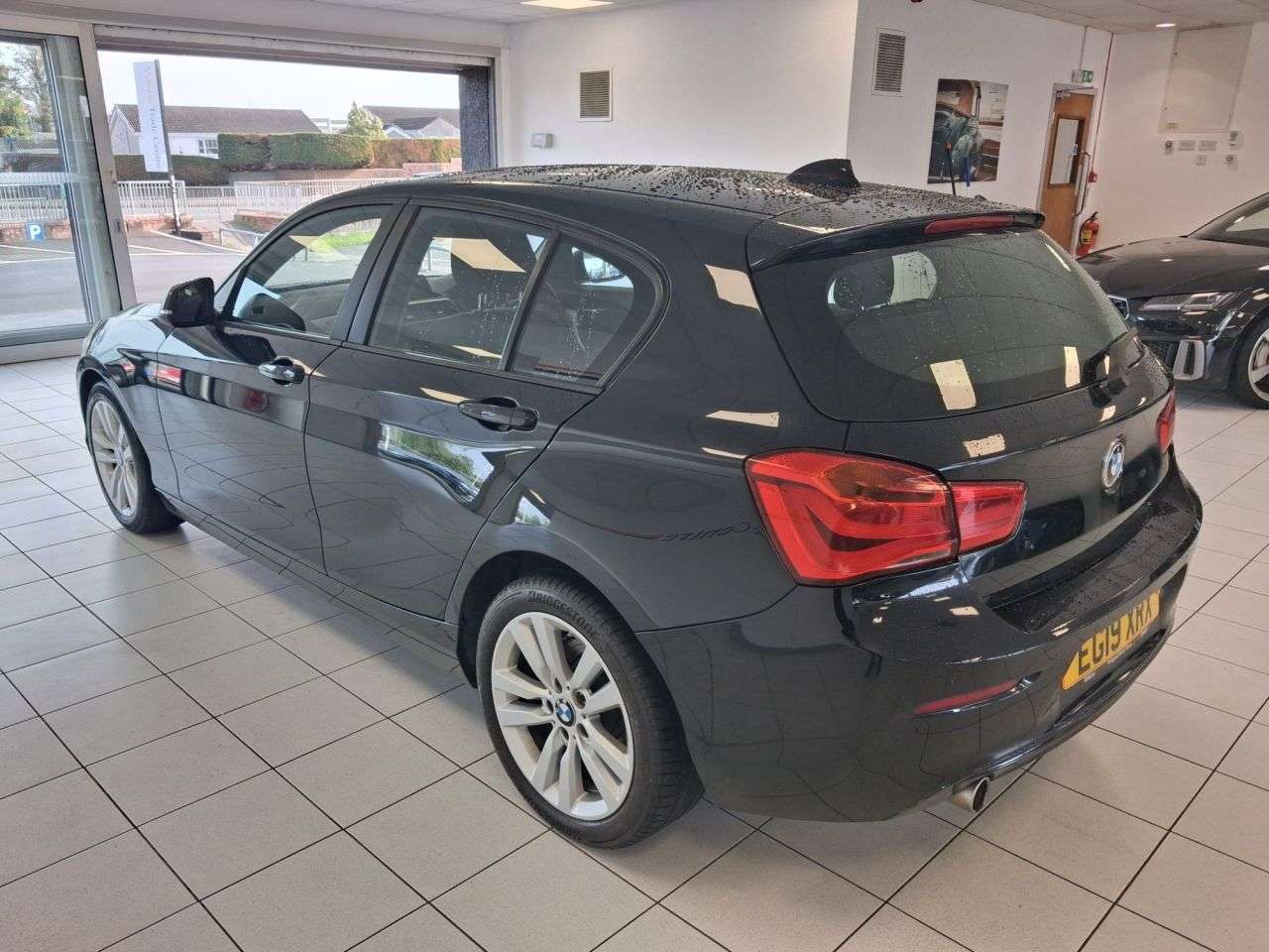 A 2019 BMW 1 SERIES 1.5 118i SE Business Hatchback 5dr Petrol Manual Euro 6 (s/s) (136 ps) A 2019 BMW 1 SERIES 1.5 118i SE Business Hatchback 5dr Petrol Manual Euro 6 (s/s) (136 ps)