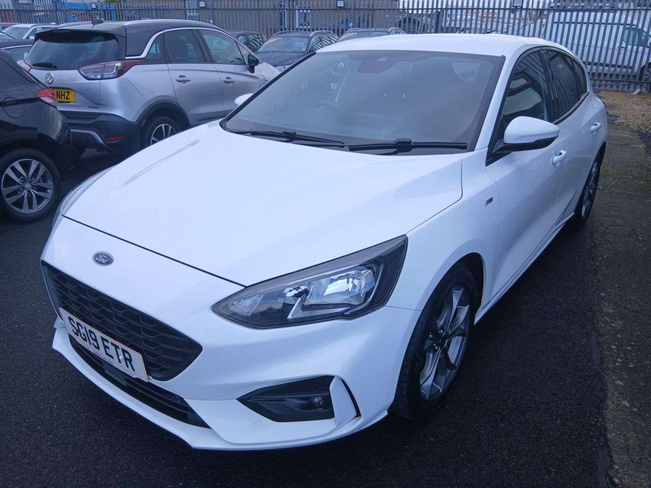 A 2019 FORD FOCUS 1.0T EcoBoost ST-Line Hatchback 5dr Petrol Manual Euro 6 (s/s) (125 ps) A 2019 FORD FOCUS 1.0T EcoBoost ST-Line Hatchback 5dr Petrol Manual Euro 6 (s/s) (125 ps)