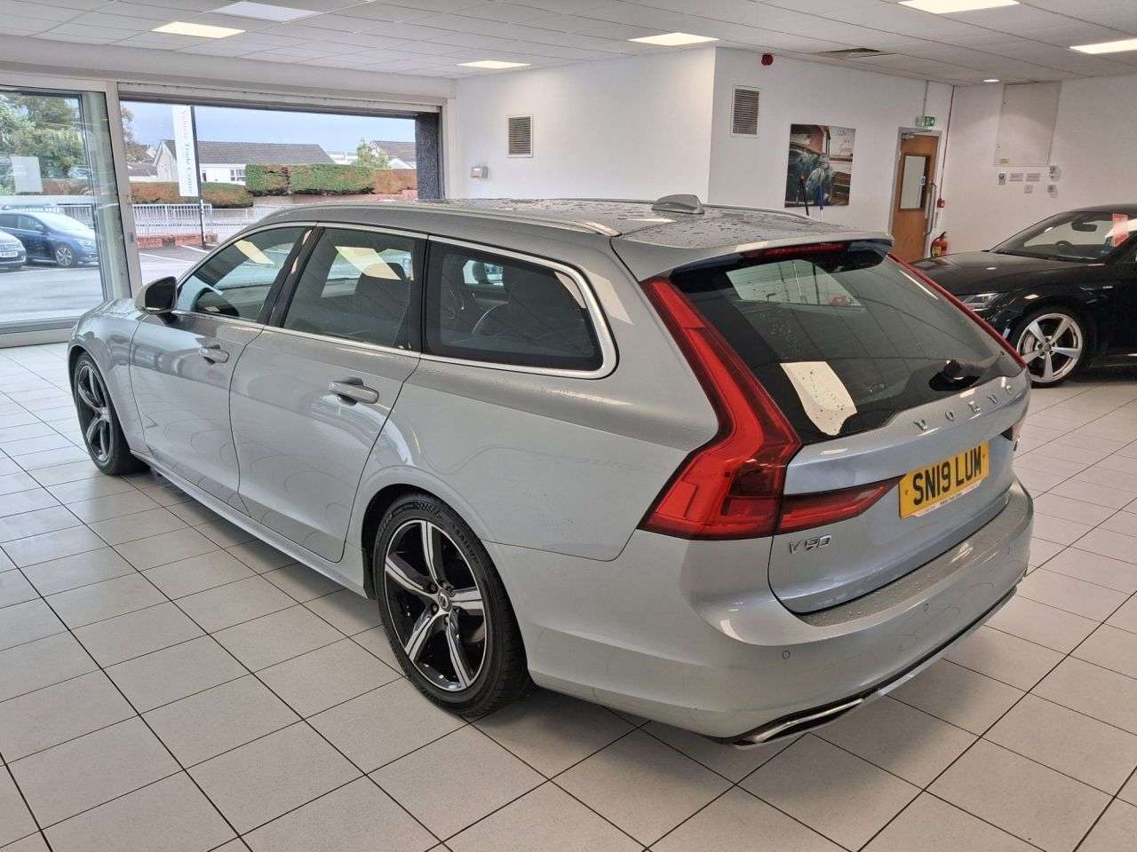 2019 VOLVO V90 2019 VOLVO V90