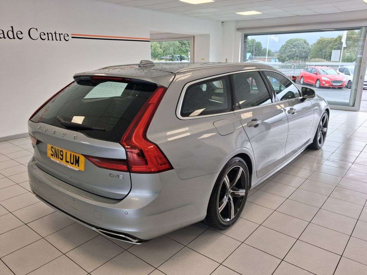 2019 VOLVO V90 2019 VOLVO V90
