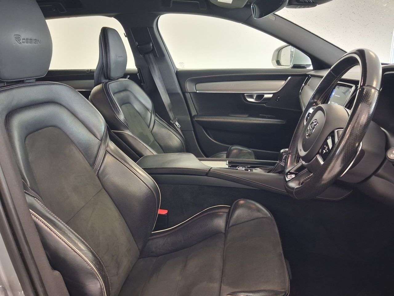 2019 VOLVO V90 2019 VOLVO V90