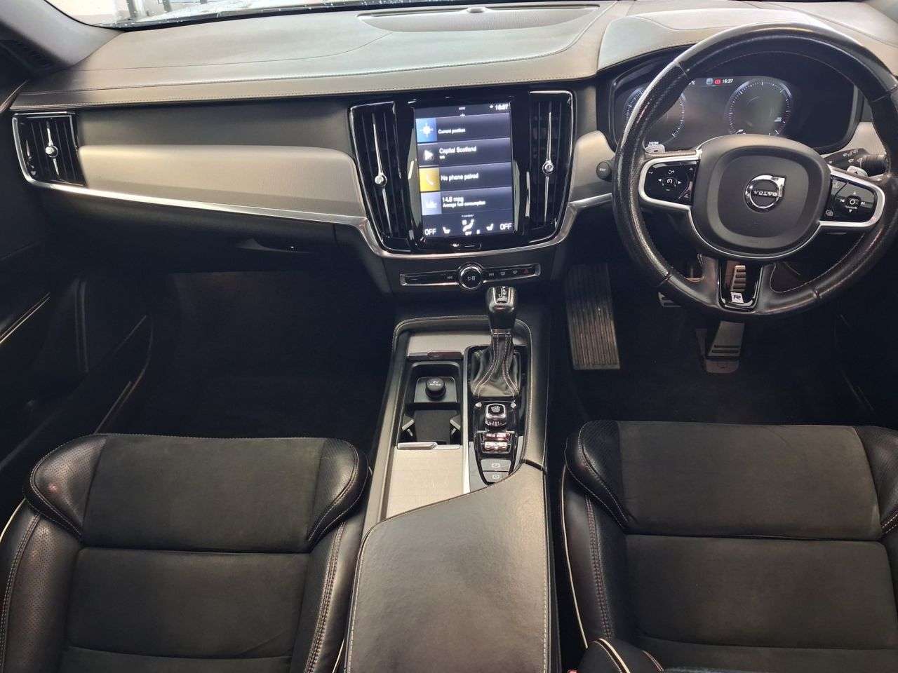 2019 VOLVO V90 2019 VOLVO V90