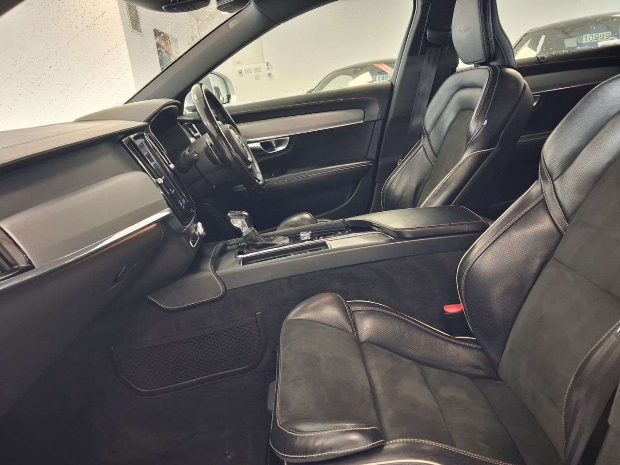 2019 VOLVO V90 2019 VOLVO V90