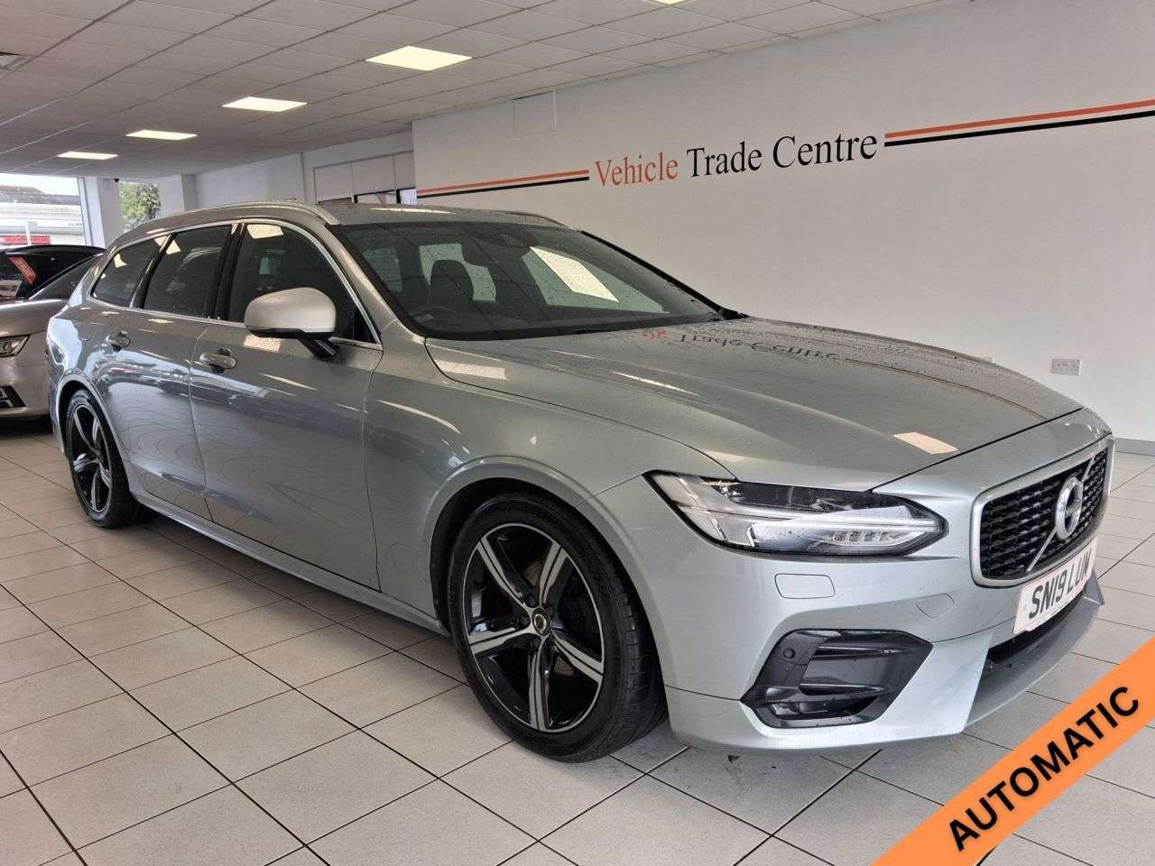 A 2019 VOLVO V90 2.0 D4 R-Design Estate 5dr Diesel Auto Euro 6 (s/s) (190 ps) A 2019 VOLVO V90 2.0 D4 R-Design Estate 5dr Diesel Auto Euro 6 (s/s) (190 ps)