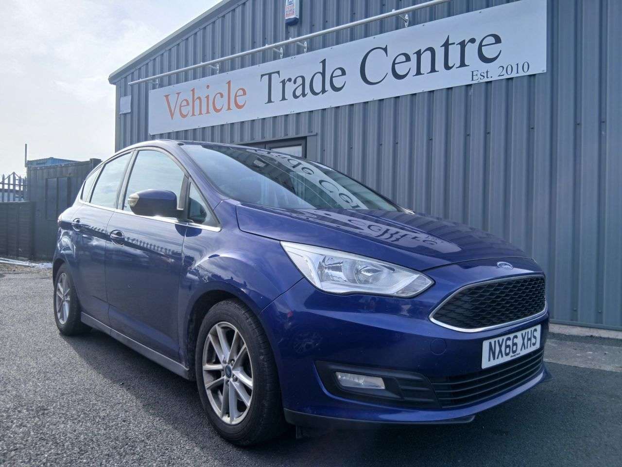 A 2016 FORD C-MAX 1.5 TDCi Zetec MPV 5dr Diesel Manual Euro 6 (s/s) (120 ps) A 2016 FORD C-MAX 1.5 TDCi Zetec MPV 5dr Diesel Manual Euro 6 (s/s) (120 ps)