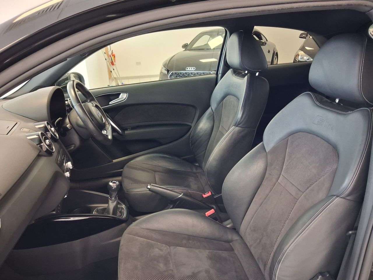 2017 AUDI A1 2017 AUDI A1