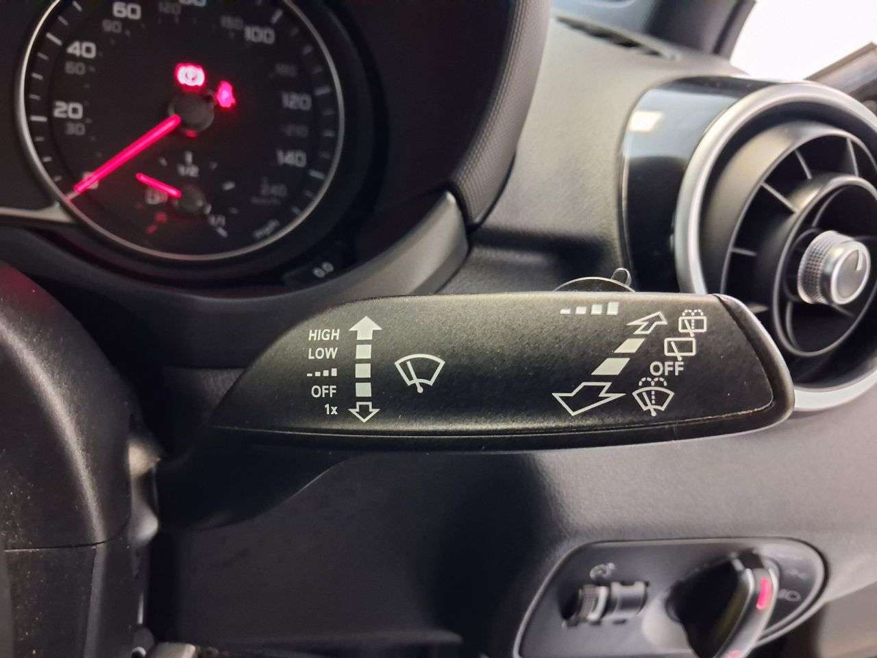2017 AUDI A1 2017 AUDI A1