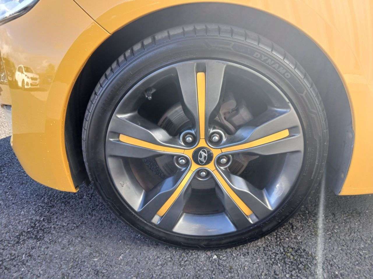 A 2012 HYUNDAI VELOSTER 1.6 GDi Sport Hatchback 4dr Petrol DCT Euro 5 (140 ps) A 2012 HYUNDAI VELOSTER 1.6 GDi Sport Hatchback 4dr Petrol DCT Euro 5 (140 ps)