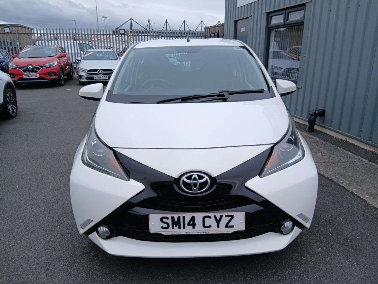 A 2014 TOYOTA AYGO 1.0 VVT-i x-pression Hatchback 5dr Petrol Manual Euro 5 Euro 5 (68 ps) A 2014 TOYOTA AYGO 1.0 VVT-i x-pression Hatchback 5dr Petrol Manual Euro 5 Euro 5 (68 ps)
