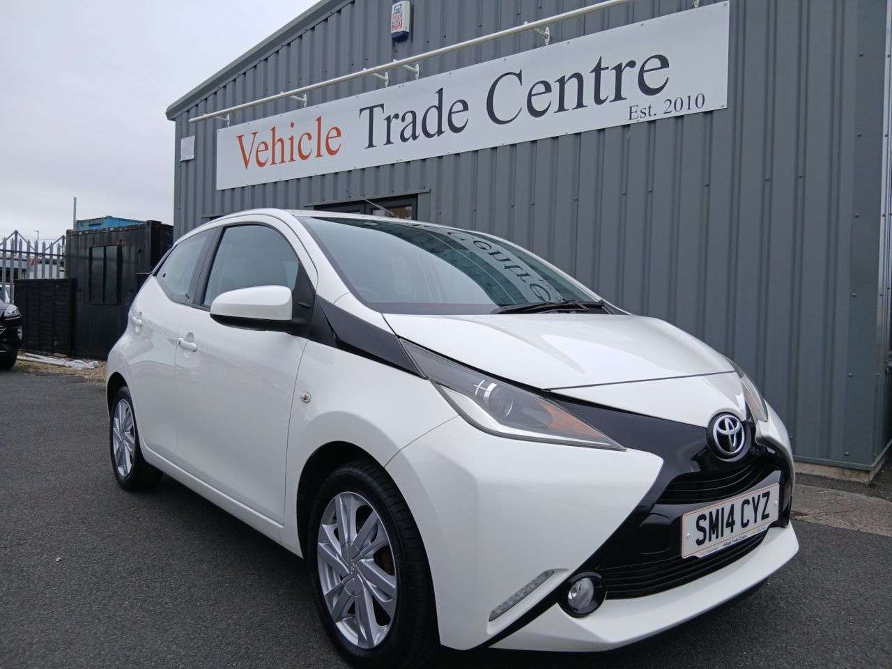 A 2014 TOYOTA AYGO 1.0 VVT-i x-pression Hatchback 5dr Petrol Manual Euro 5 Euro 5 (68 ps) A 2014 TOYOTA AYGO 1.0 VVT-i x-pression Hatchback 5dr Petrol Manual Euro 5 Euro 5 (68 ps)