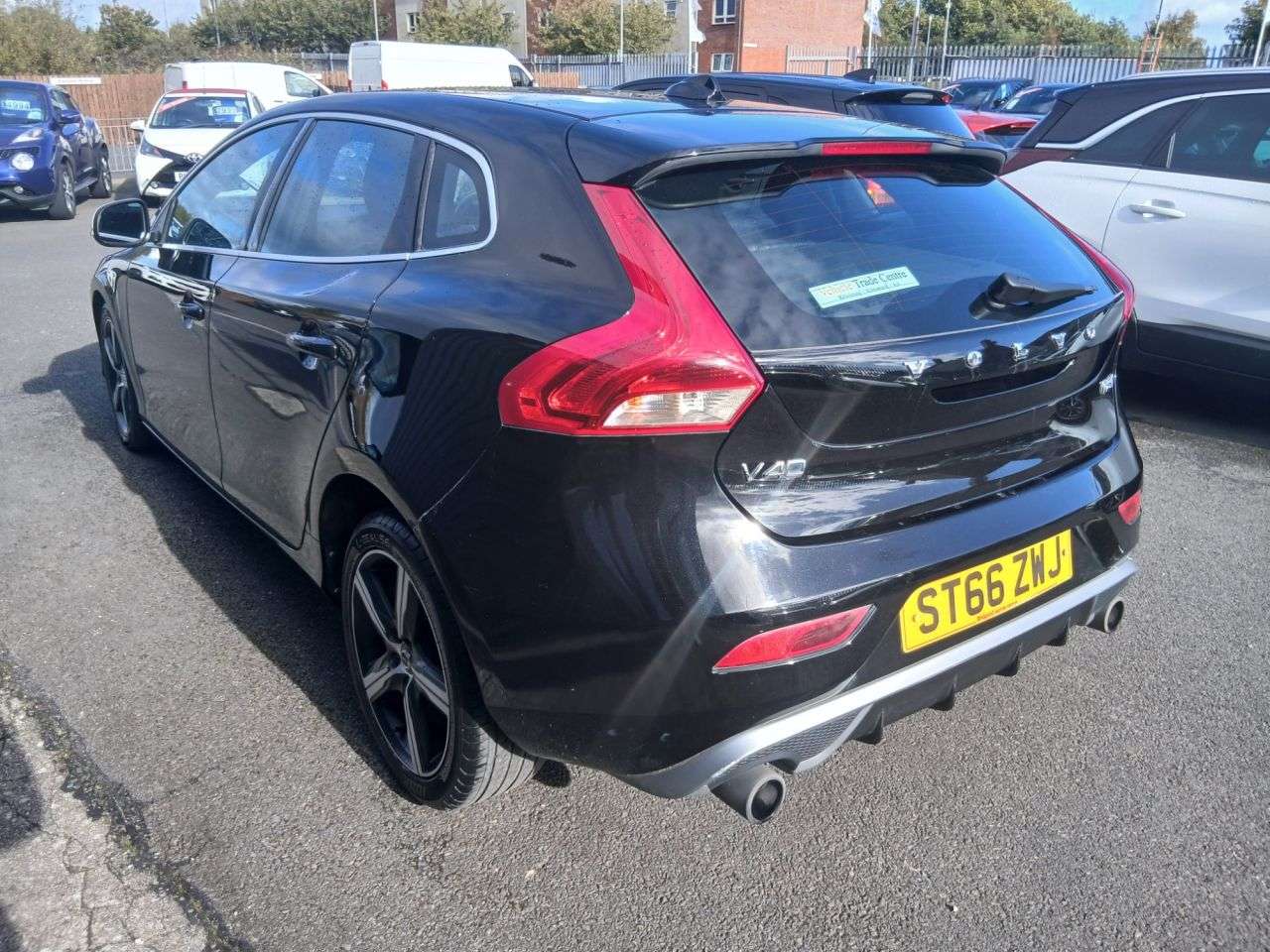 A 2017 VOLVO V40 2.0 T2 R-Design Hatchback 5dr Petrol Manual Euro 6 (s/s) (122 ps) A 2017 VOLVO V40 2.0 T2 R-Design Hatchback 5dr Petrol Manual Euro 6 (s/s) (122 ps)