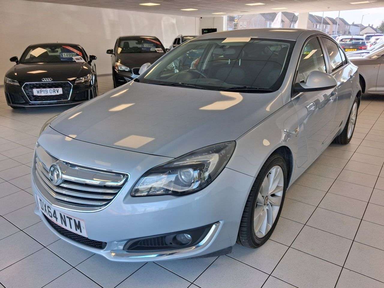 A 2014 VAUXHALL INSIGNIA 2.0 CDTi ecoFLEX SRi Hatchback 5dr Diesel Manual Euro 5 (s/s) (163 ps) A 2014 VAUXHALL INSIGNIA 2.0 CDTi ecoFLEX SRi Hatchback 5dr Diesel Manual Euro 5 (s/s) (163 ps)