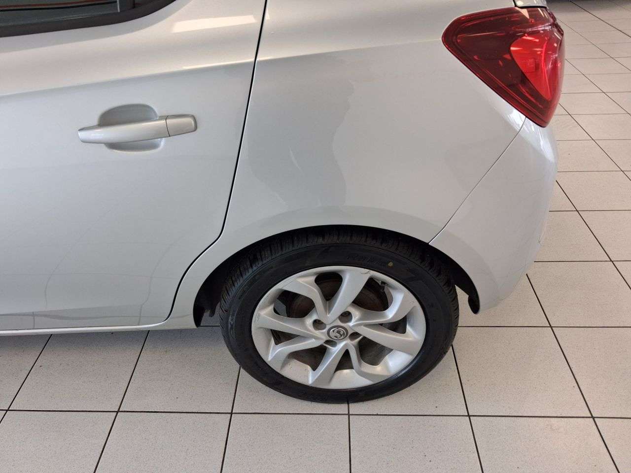 A 2018 VAUXHALL CORSA 1.4i ecoTEC SRi Nav Hatchback 5dr Petrol Manual Euro 6 (90 ps) A 2018 VAUXHALL CORSA 1.4i ecoTEC SRi Nav Hatchback 5dr Petrol Manual Euro 6 (90 ps)