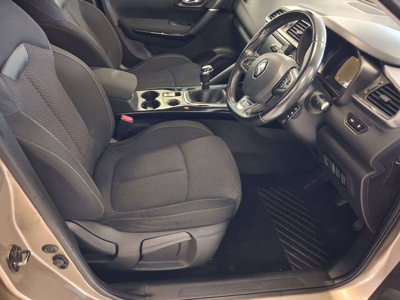 2017 RENAULT KADJAR 2017 RENAULT KADJAR