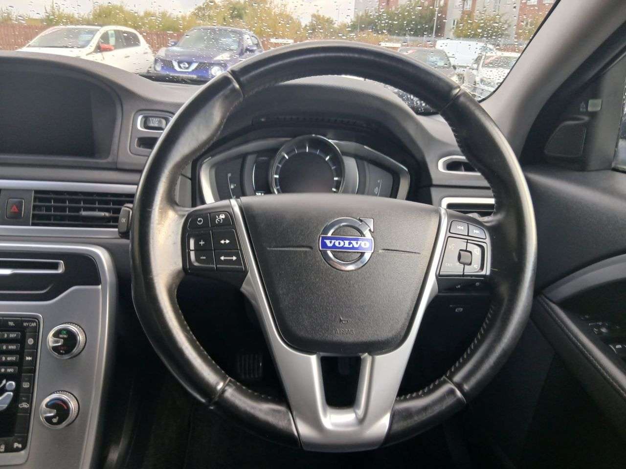 2015 VOLVO V70 2015 VOLVO V70