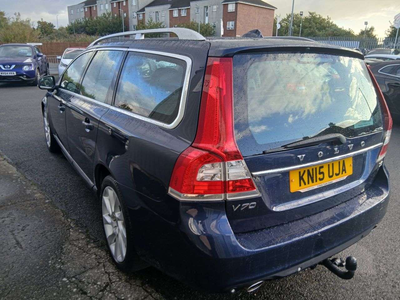 A 2015 VOLVO V70 2.4 D5 SE Lux Estate 5dr Diesel Manual Euro 5 (s/s) (215 ps) A 2015 VOLVO V70 2.4 D5 SE Lux Estate 5dr Diesel Manual Euro 5 (s/s) (215 ps)
