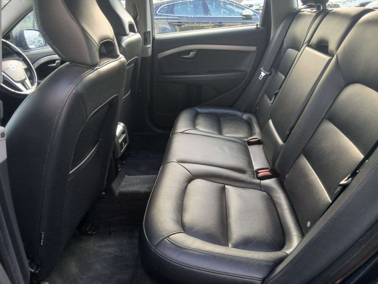 2015 VOLVO V70 2015 VOLVO V70