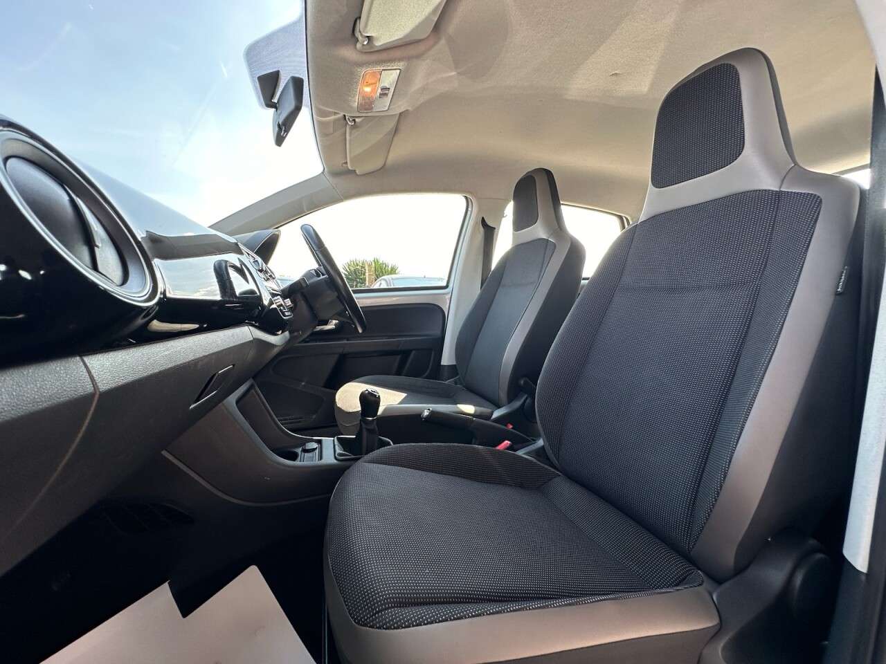 2015 VOLKSWAGEN UP 2015 VOLKSWAGEN UP