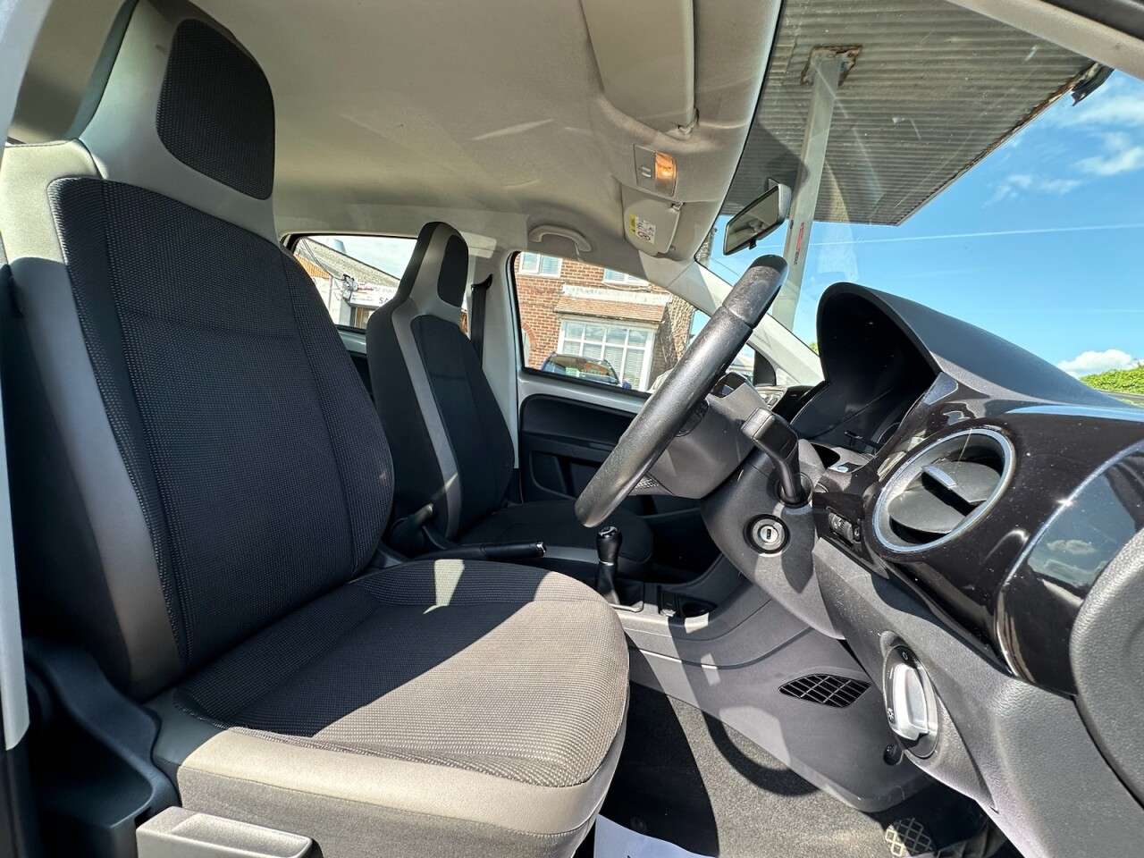 2015 VOLKSWAGEN UP 2015 VOLKSWAGEN UP