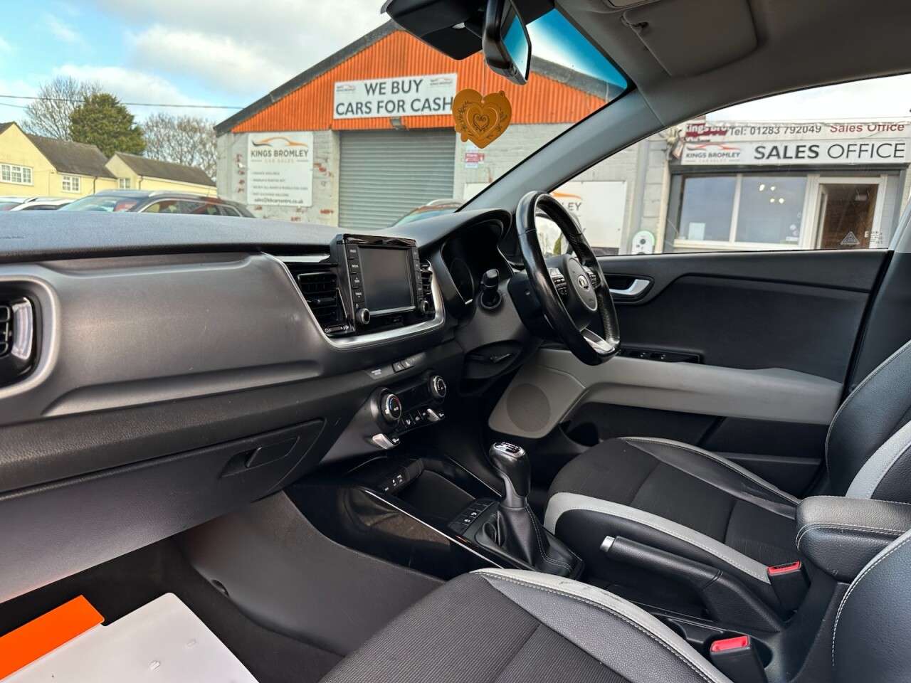 2019 KIA STONIC 2019 KIA STONIC