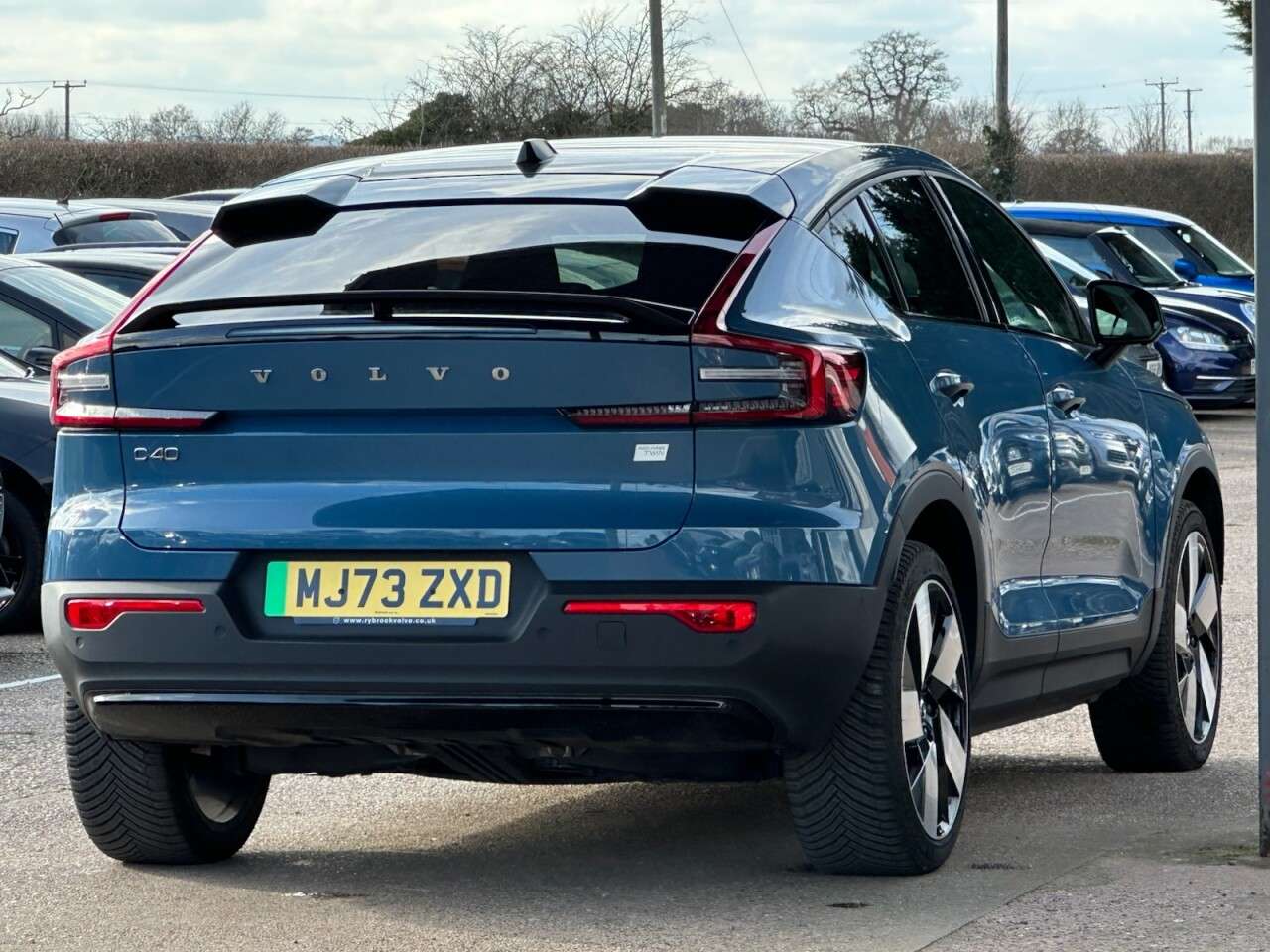 2023 VOLVO C40 2023 VOLVO C40