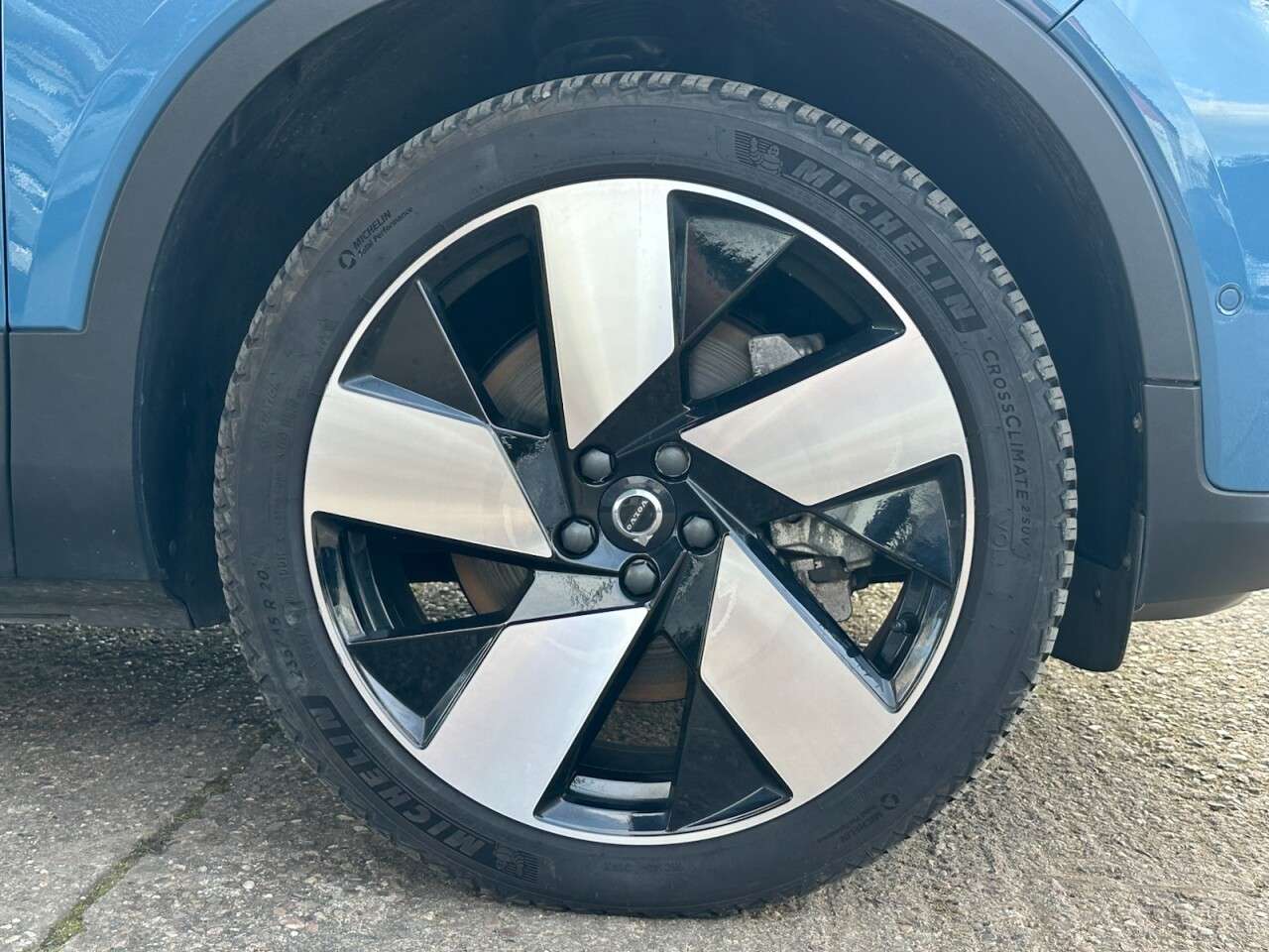 2023 VOLVO C40 2023 VOLVO C40