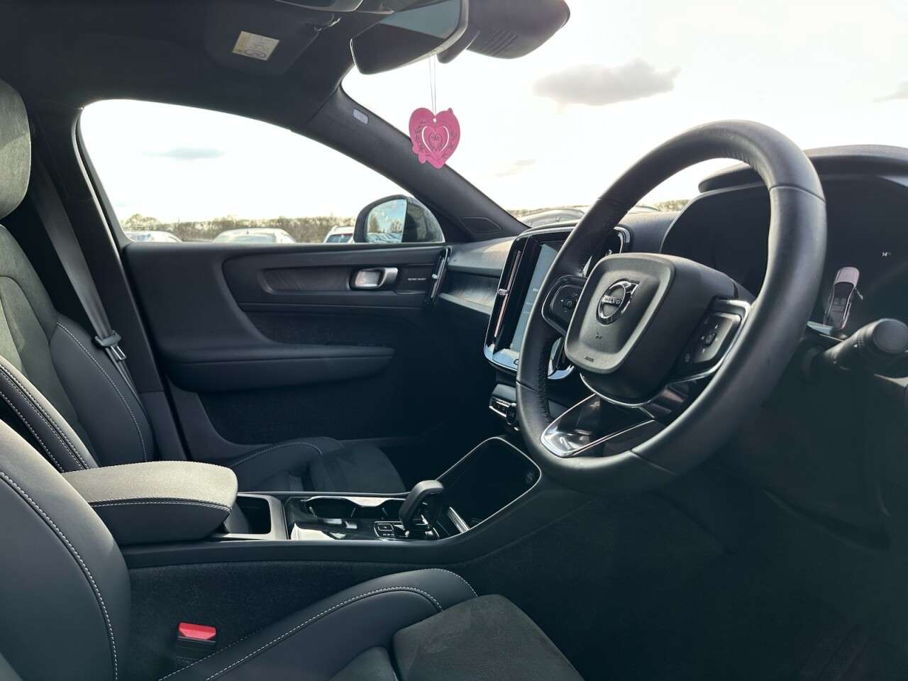 2023 VOLVO C40 2023 VOLVO C40