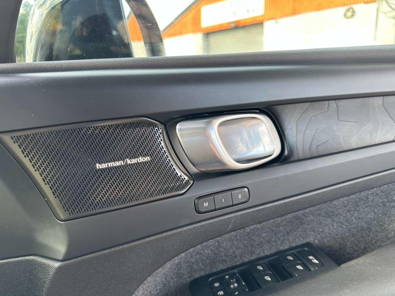 2023 VOLVO C40 2023 VOLVO C40