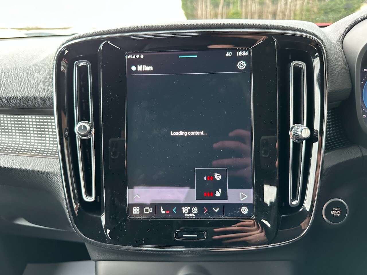 2024 VOLVO XC40 2024 VOLVO XC40