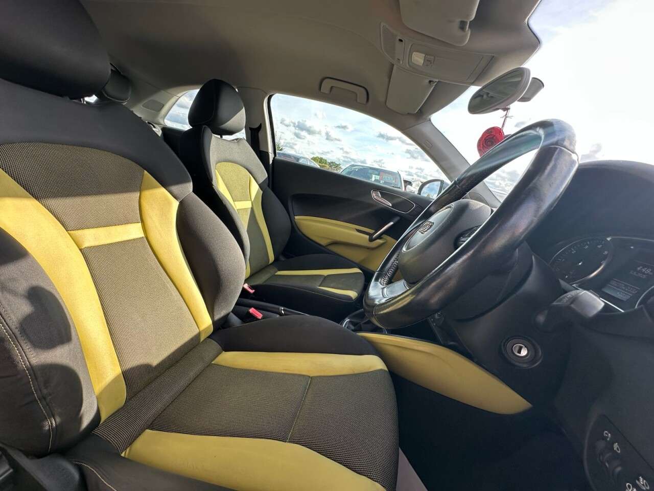 2011 AUDI A1 2011 AUDI A1