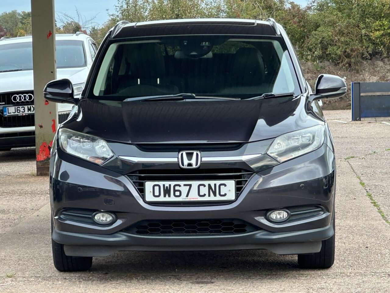 A 2018 HONDA HR-V 1.5 i-VTEC EX SUV 5dr Petrol CVT Euro 6 (s/s) (130 ps) *LEATHER~NAV~SENSORS A 2018 HONDA HR-V 1.5 i-VTEC EX SUV 5dr Petrol CVT Euro 6 (s/s) (130 ps) *LEATHER~NAV~SENSORS
