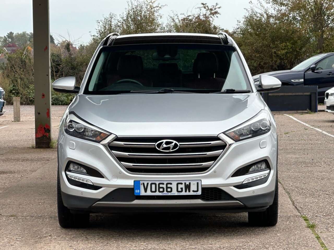 A 2016 HYUNDAI TUCSON 2.0 CRDi Premium SE SUV 5dr Diesel Manual 4WD Euro 6 (185 ps) *NAV~SENSORS~ A 2016 HYUNDAI TUCSON 2.0 CRDi Premium SE SUV 5dr Diesel Manual 4WD Euro 6 (185 ps) *NAV~SENSORS~
