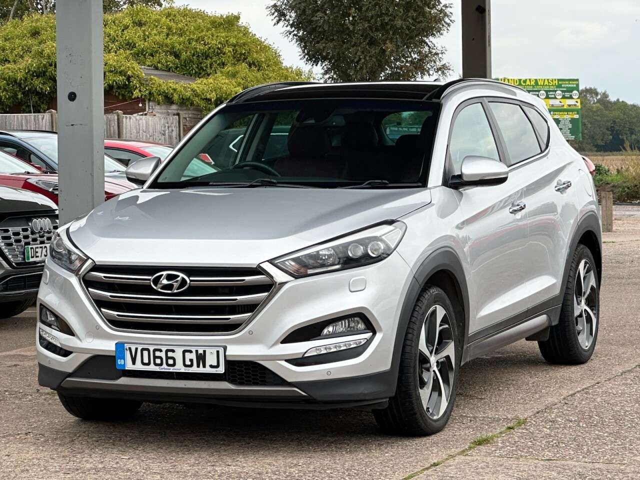 A 2016 HYUNDAI TUCSON 2.0 CRDi Premium SE SUV 5dr Diesel Manual 4WD Euro 6 (185 ps) *NAV~SENSORS~ A 2016 HYUNDAI TUCSON 2.0 CRDi Premium SE SUV 5dr Diesel Manual 4WD Euro 6 (185 ps) *NAV~SENSORS~
