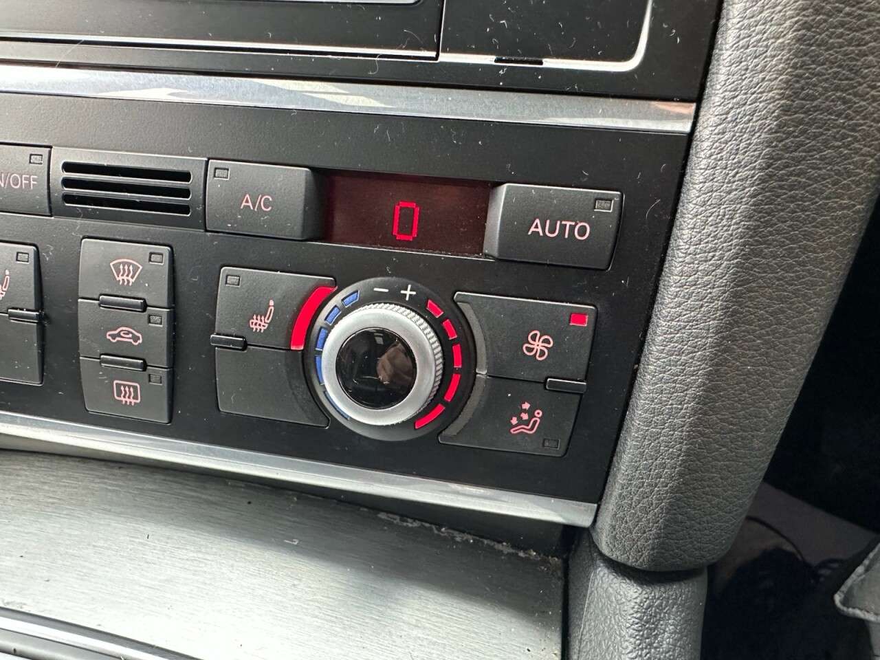 2015 AUDI Q7 2015 AUDI Q7