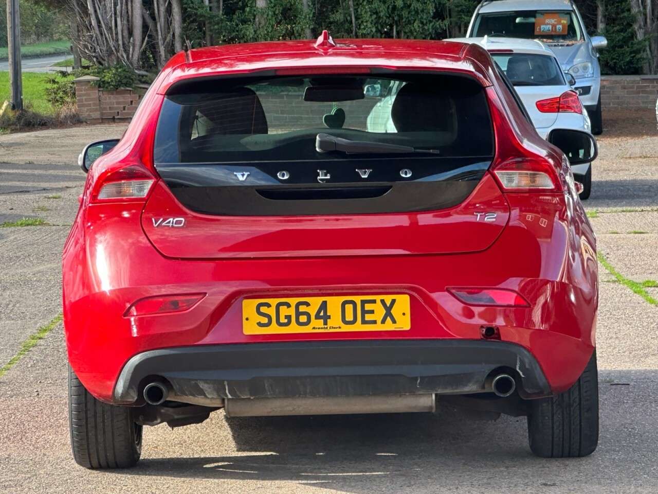 2014 VOLVO V40 2014 VOLVO V40