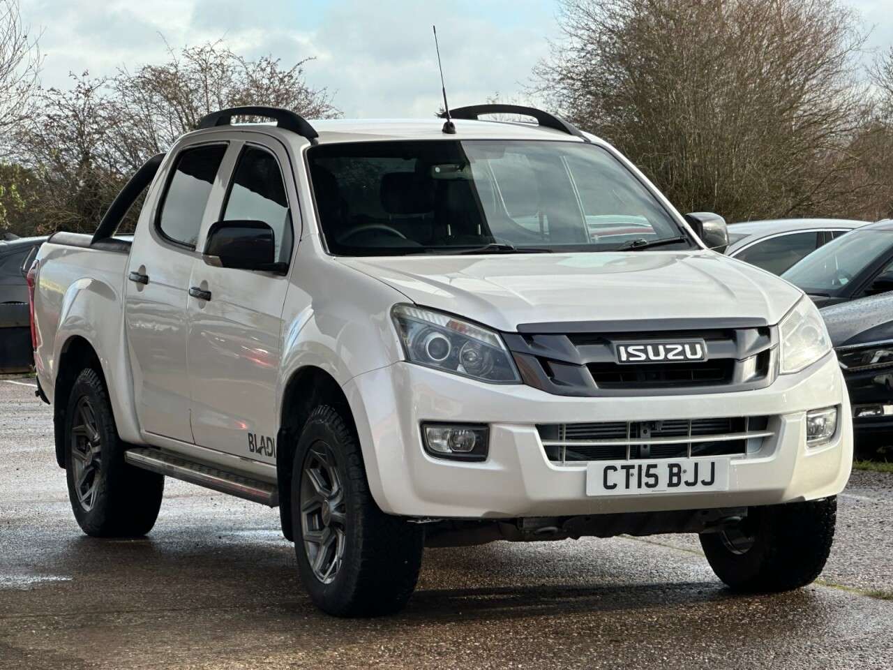 A 2015 ISUZU D-MAX 2.5 TD Blade Pickup 4dr Diesel Automatic 4x4 (220 g/km, 161 bhp) **HPI CLEA A 2015 ISUZU D-MAX 2.5 TD Blade Pickup 4dr Diesel Automatic 4x4 (220 g/km, 161 bhp) **HPI CLEA