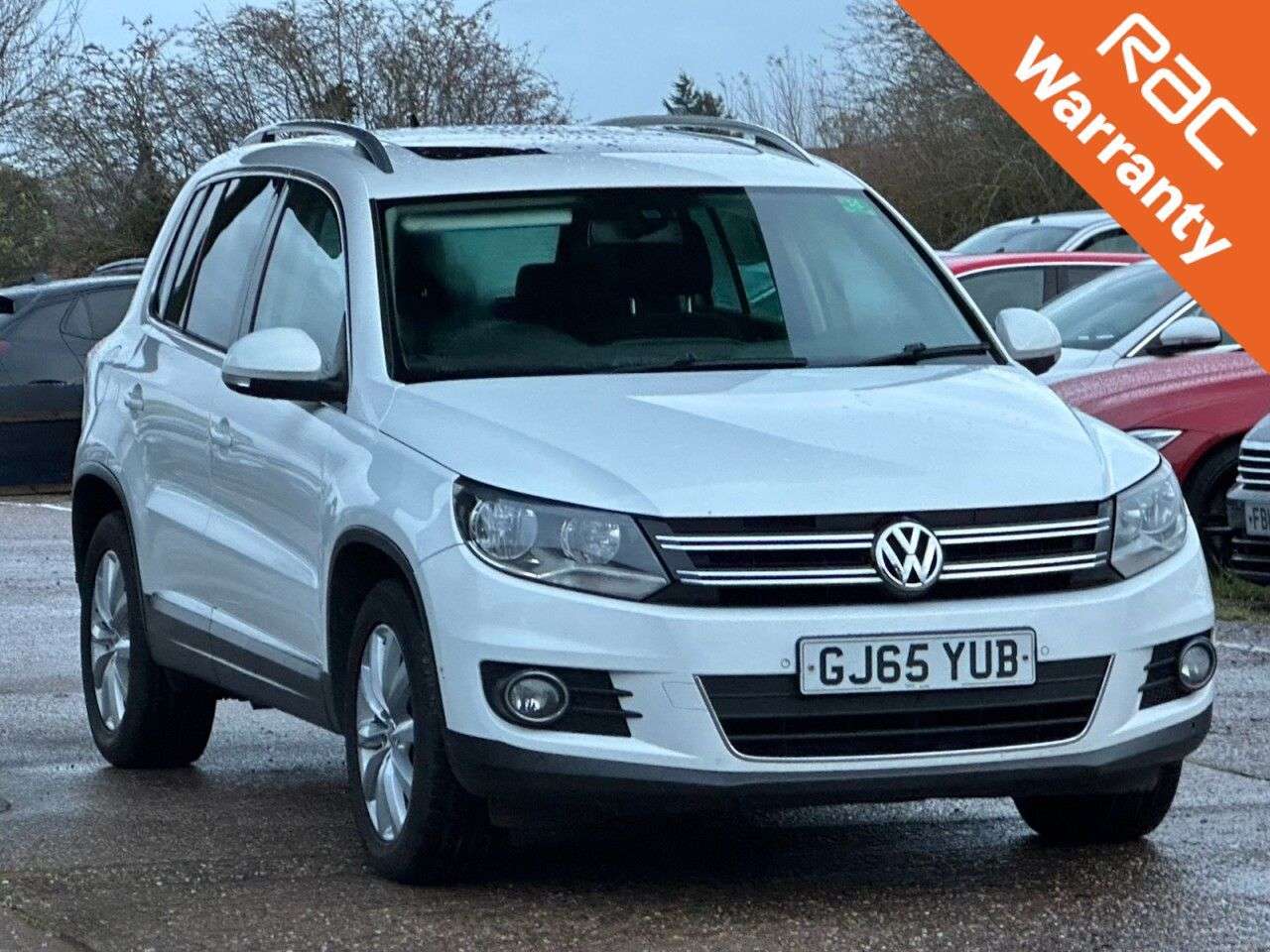 A 2015 VOLKSWAGEN TIGUAN 2.0 TDI BlueMotion Tech Match SUV 5dr Diesel Manual 2WD Euro 6 (s/s) (150 p A 2015 VOLKSWAGEN TIGUAN 2.0 TDI BlueMotion Tech Match SUV 5dr Diesel Manual 2WD Euro 6 (s/s) (150 p