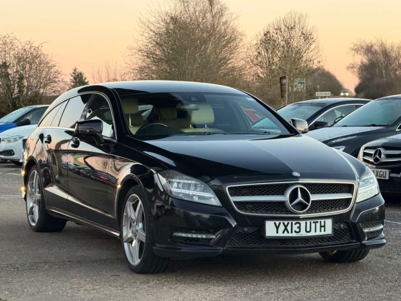 A 2013 MERCEDES-BENZ CLS CLASS 3.0 CLS350 CDI V6 BlueEfficiency AMG Sport Shooting Brake 5dr Diesel G-Tron A 2013 MERCEDES-BENZ CLS CLASS 3.0 CLS350 CDI V6 BlueEfficiency AMG Sport Shooting Brake 5dr Diesel G-Tron