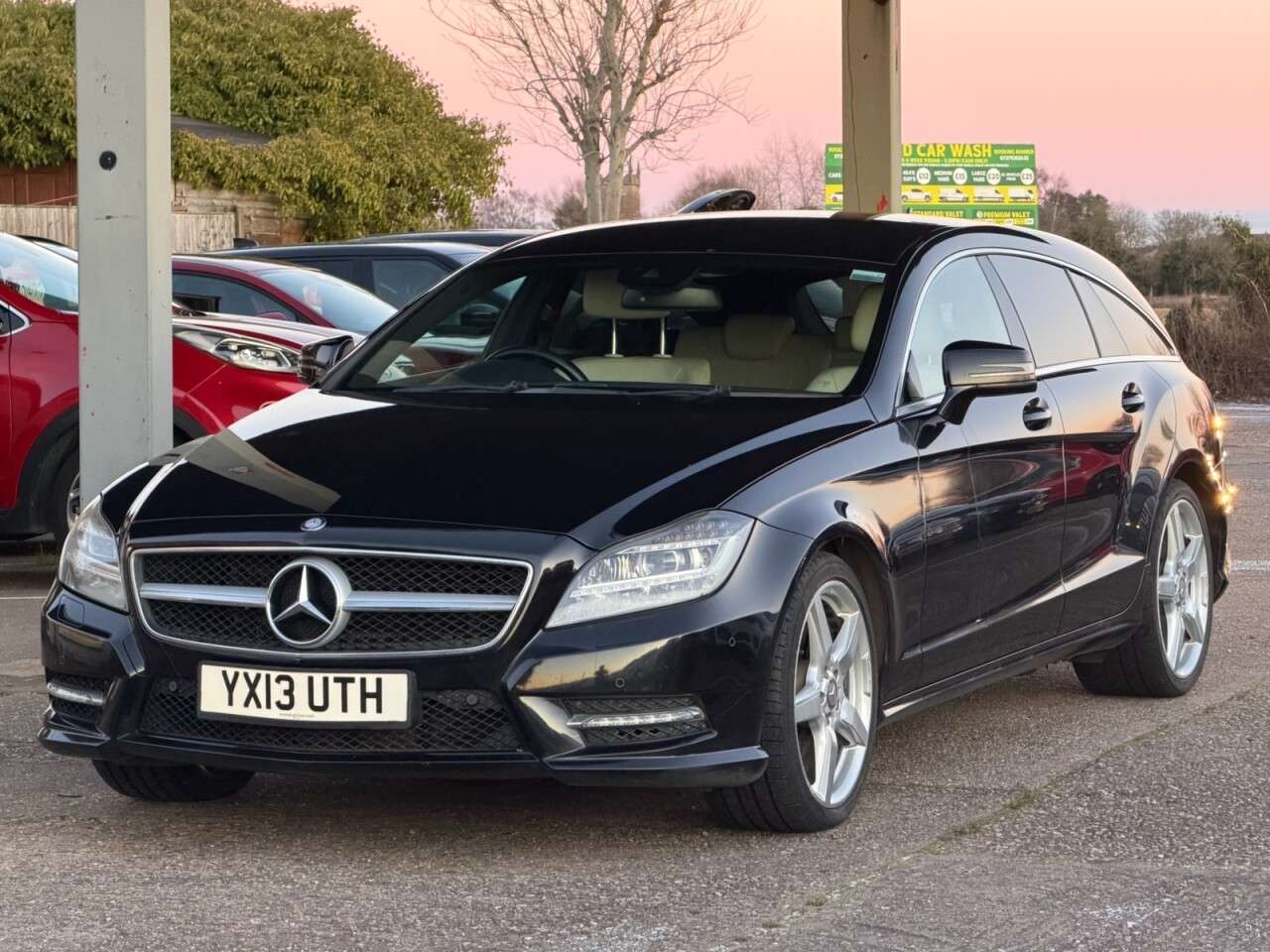 A 2013 MERCEDES-BENZ CLS CLASS 3.0 CLS350 CDI V6 BlueEfficiency AMG Sport Shooting Brake 5dr Diesel G-Tron A 2013 MERCEDES-BENZ CLS CLASS 3.0 CLS350 CDI V6 BlueEfficiency AMG Sport Shooting Brake 5dr Diesel G-Tron