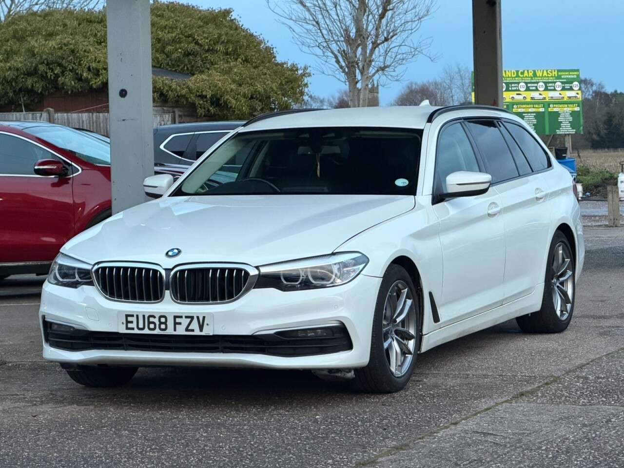 A 2019 BMW 5 SERIES 2.0 530i GPF SE Touring 5dr Petrol Auto Euro 6 (s/s) (252 ps) **LEATHER~SEN A 2019 BMW 5 SERIES 2.0 530i GPF SE Touring 5dr Petrol Auto Euro 6 (s/s) (252 ps) **LEATHER~SEN