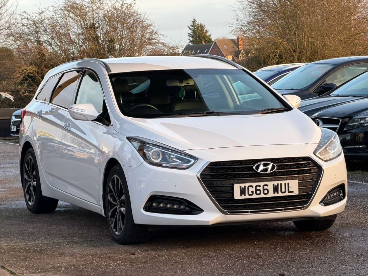 A 2016 HYUNDAI I40 CRDI SE NAV BUSINESS BLUE DRIVE A 2016 HYUNDAI I40 CRDI SE NAV BUSINESS BLUE DRIVE