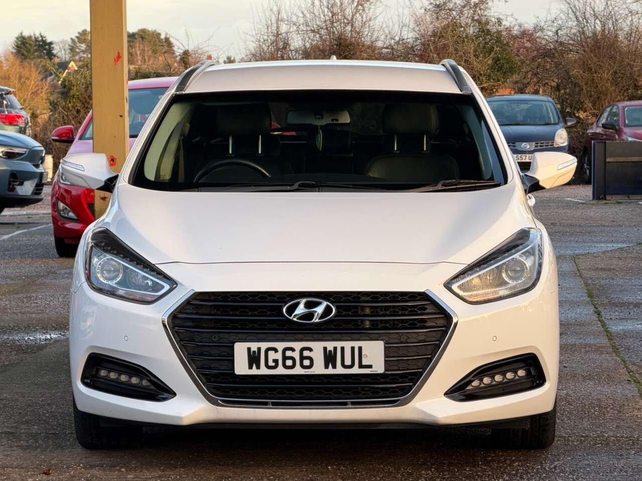 A 2016 HYUNDAI I40 CRDI SE NAV BUSINESS BLUE DRIVE A 2016 HYUNDAI I40 CRDI SE NAV BUSINESS BLUE DRIVE