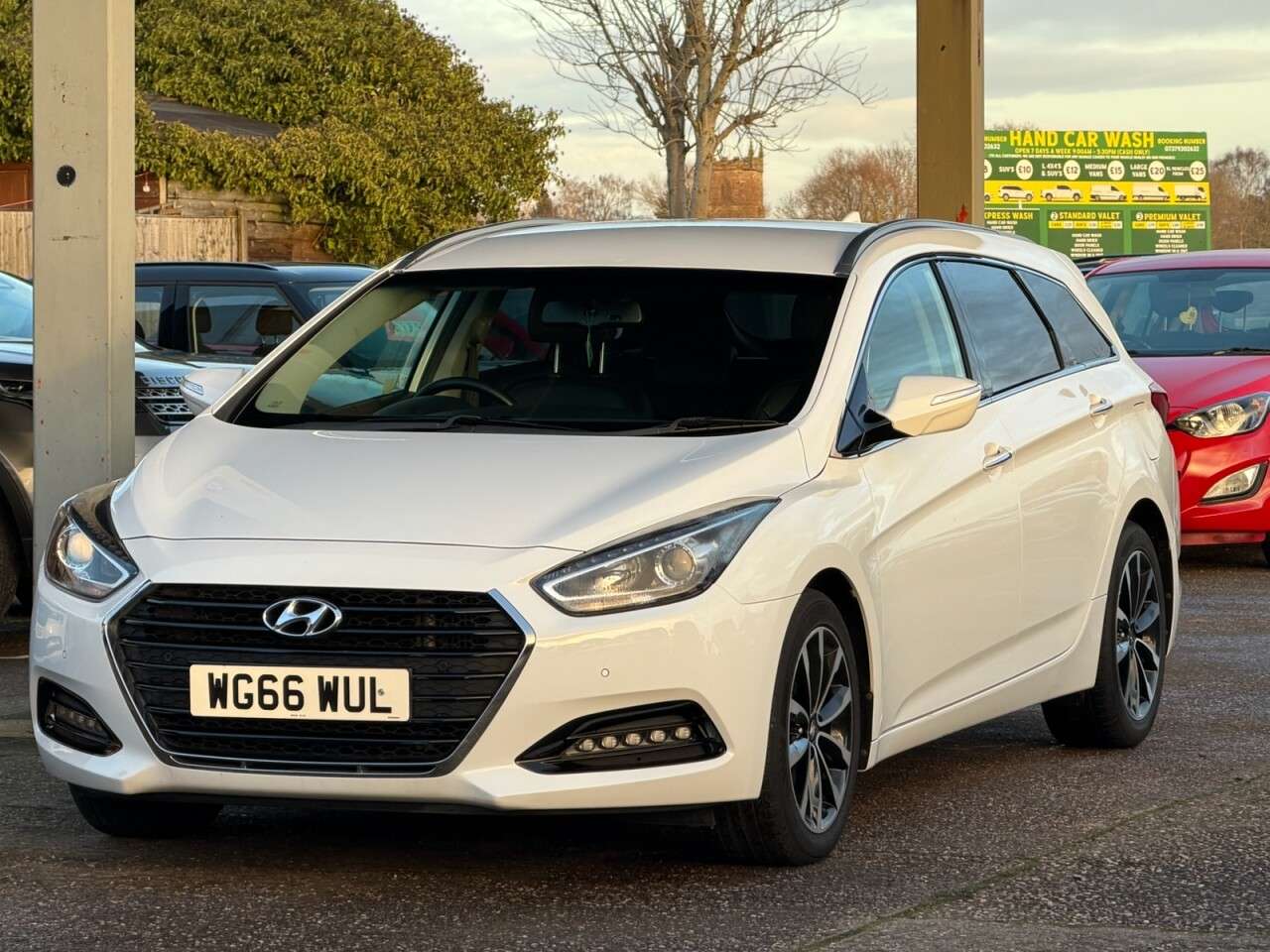 A 2016 HYUNDAI I40 CRDI SE NAV BUSINESS BLUE DRIVE A 2016 HYUNDAI I40 CRDI SE NAV BUSINESS BLUE DRIVE