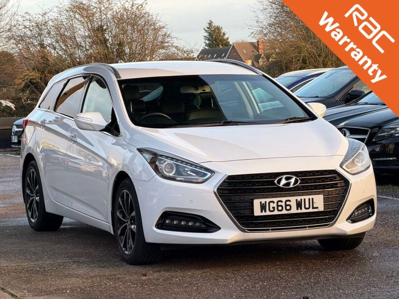 A 2016 HYUNDAI I40 CRDI SE NAV BUSINESS BLUE DRIVE A 2016 HYUNDAI I40 CRDI SE NAV BUSINESS BLUE DRIVE