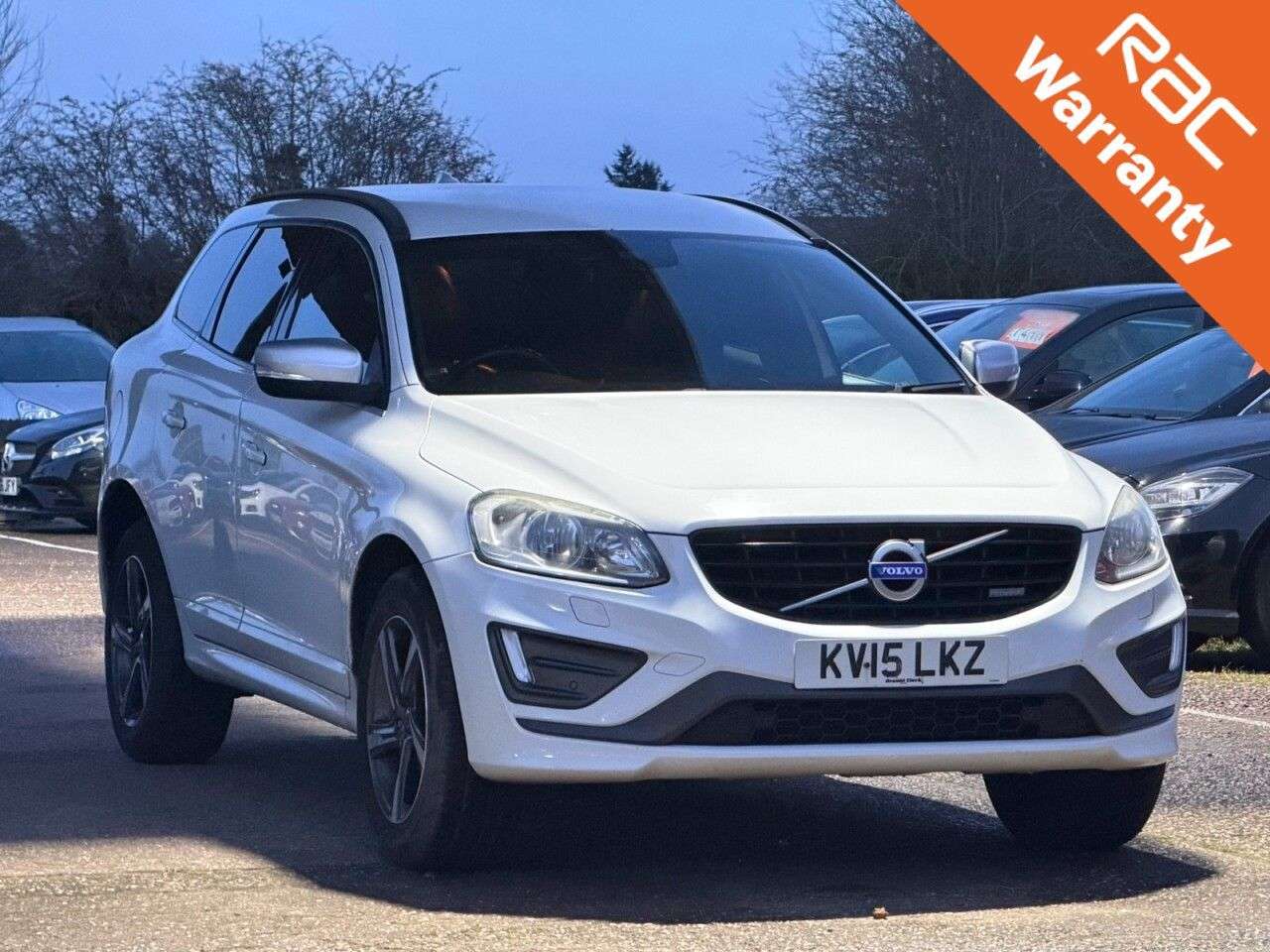A 2015 VOLVO XC60 2.4 D5 R-Design Nav SUV 5dr Diesel Geartronic AWD Euro 5 (215 ps) **LEATHER A 2015 VOLVO XC60 2.4 D5 R-Design Nav SUV 5dr Diesel Geartronic AWD Euro 5 (215 ps) **LEATHER