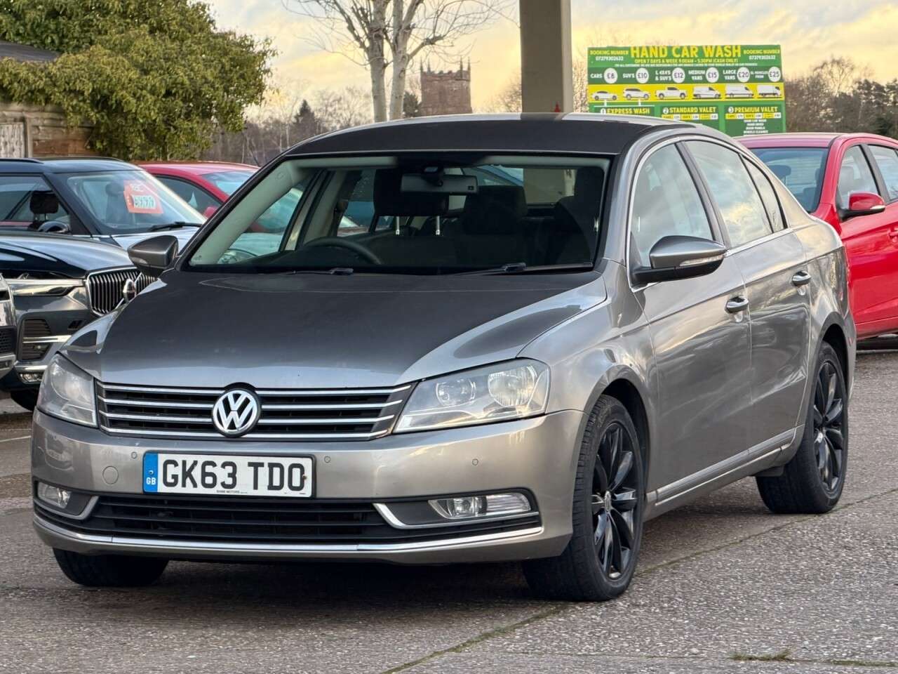A 2013 VOLKSWAGEN PASSAT 2.0 TDI BlueMotion Tech Highline Saloon 4dr Diesel DSG Euro 5 (s/s) (140 ps A 2013 VOLKSWAGEN PASSAT 2.0 TDI BlueMotion Tech Highline Saloon 4dr Diesel DSG Euro 5 (s/s) (140 ps