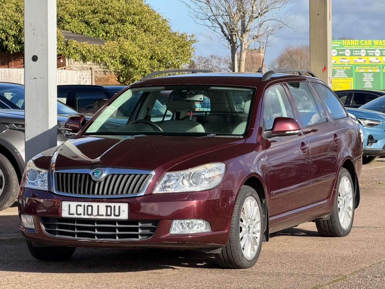 A 2010 SKODA OCTAVIA 1.8 TSI Laurin & Klement Estate 5dr Petrol DSG Euro 4 (160 ps) **HPI CLEAR~ A 2010 SKODA OCTAVIA 1.8 TSI Laurin & Klement Estate 5dr Petrol DSG Euro 4 (160 ps) **HPI CLEAR~