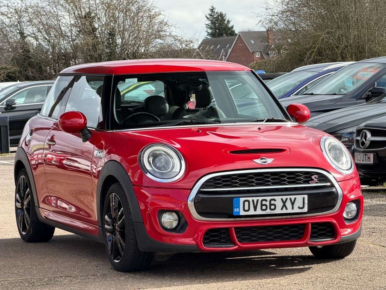A 2016 MINI HATCH 2.0 Cooper S Works Hatchback 3dr Petrol Manual Euro 6 (s/s) (210 ps) **LEAT A 2016 MINI HATCH 2.0 Cooper S Works Hatchback 3dr Petrol Manual Euro 6 (s/s) (210 ps) **LEAT