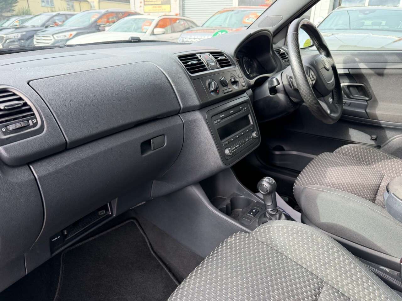 2011 SKODA FABIA 2011 SKODA FABIA