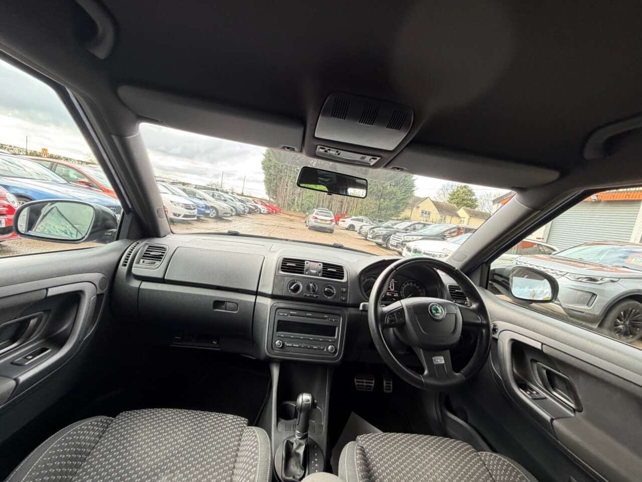 2011 SKODA FABIA 2011 SKODA FABIA